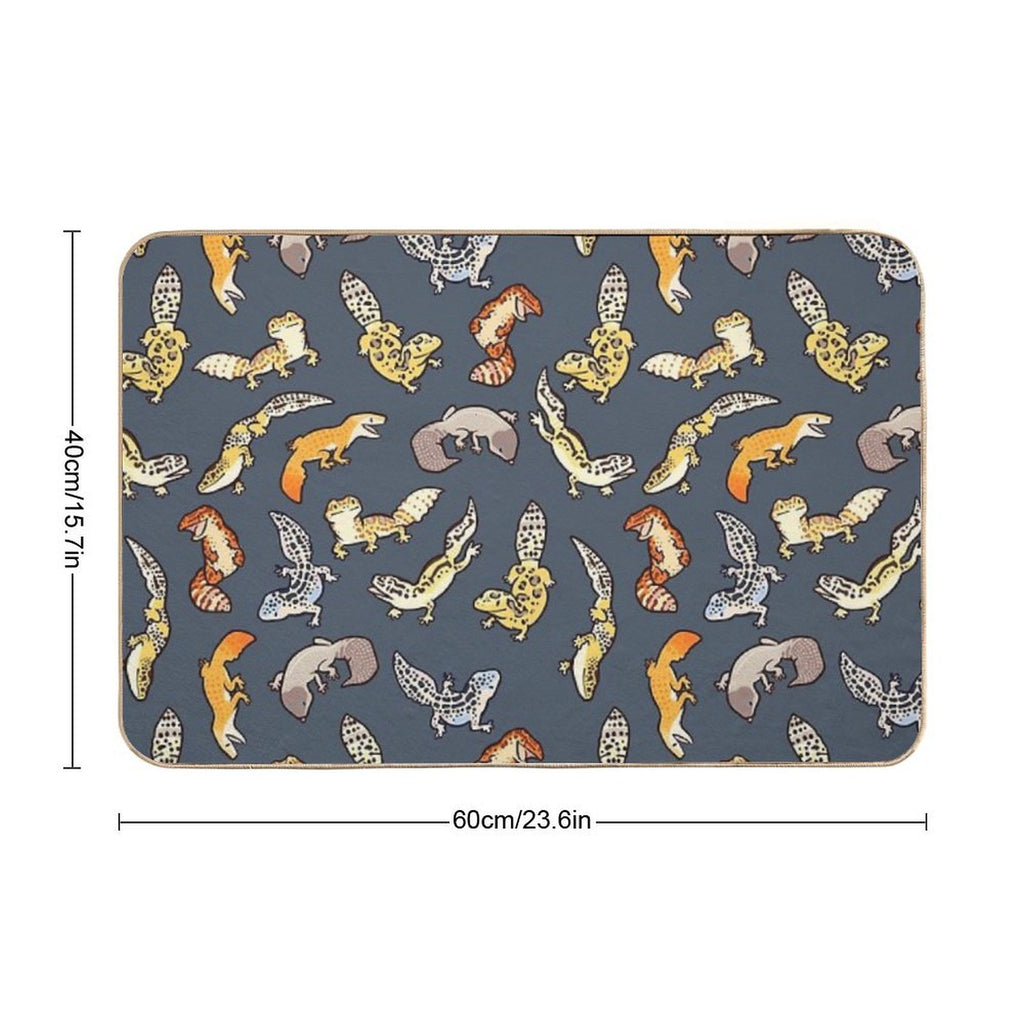 Chub Geckos in Dark Grey  Absorbent Bath Mat